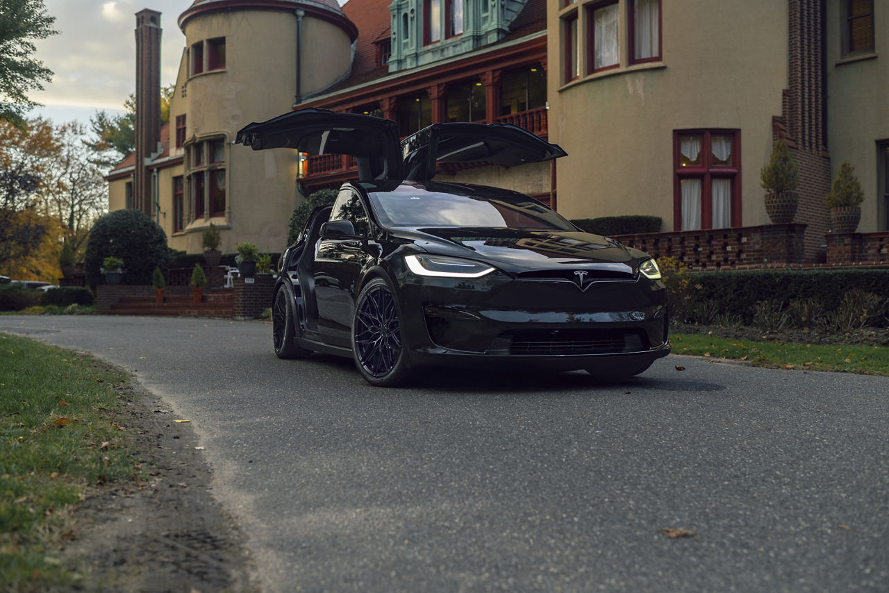 2022 Tesla Model X - Niche CALABRIA 5 - Black | Niche Road Wheels